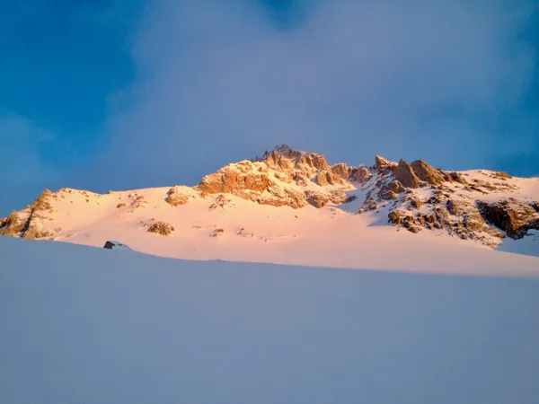 Blick zum Gipfel des Chüebodenhorns