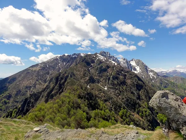 Blick vom Pizzo Leone zum Pizzo Ometto und zum Gridone