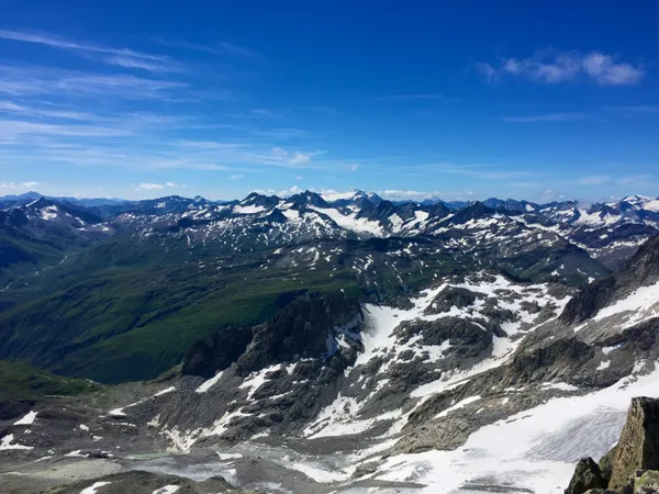 Weitblicke zum Basodino im Tessin