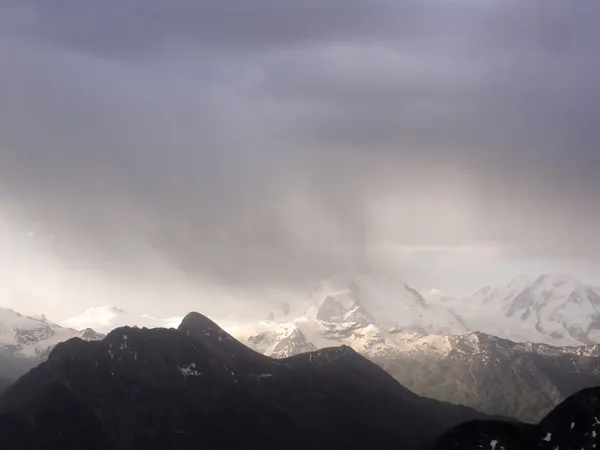 Wieder mal entleert sich eine Regenwolke