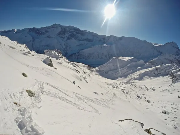 Abfahrt zur Skihütte Obererbs (Foto: Niki)