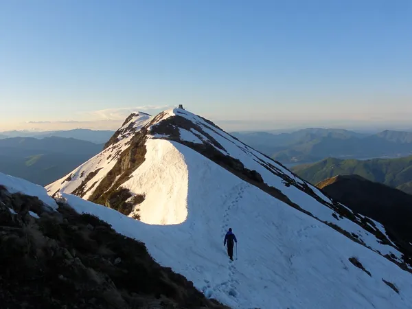 Matthias auf dem Weg zurück zum Vorgipfel des Gridone (P.2138)