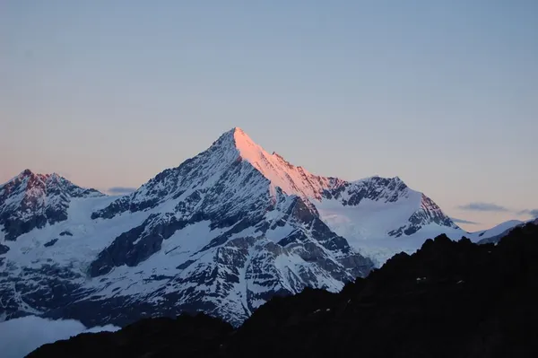 Das Schauspiel beginnt! Weisshorn im Morgenlicht