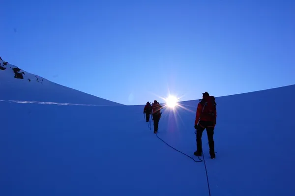 Kurz vor dem Alphubeljoch geht auch für uns die Sonne auf
