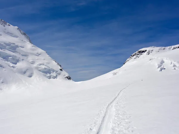 Die Lötschenlücke kommt nur langsam näher