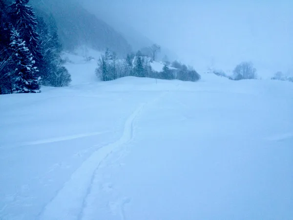 Einsamer Aufstieg in Richtung Risipass