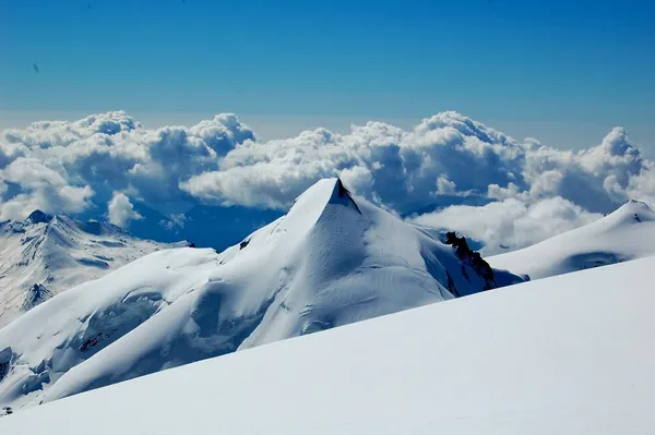 Allalinhorn und dahinter die aufziehenden Wolken