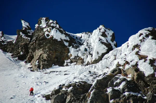 Felix und Yvonne im Abstieg vom Bernina-Gipfel
