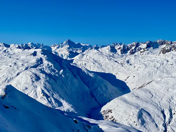 Tolle Weitsicht - Finsteraarhorn in der Bildmitte