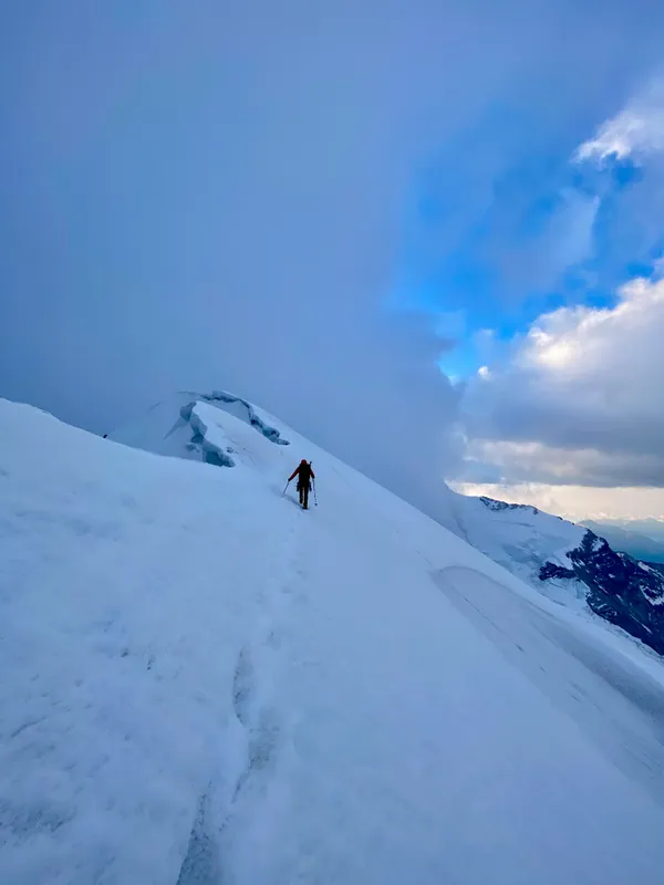 Auf den letzten Metern zum Gipfel der Roccia Nera