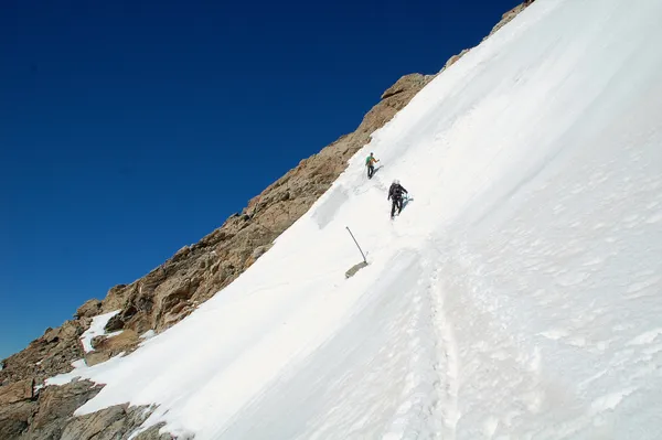 Die heikle Traverse nach dem Rottalsattel. Etwas weiter oben geschah 2007 das Armee-Unglück