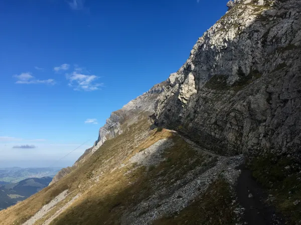 Abstieg durch die Schnüeren