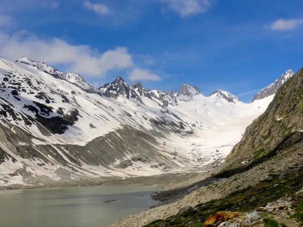 Und ein letzter Blick zurück vom Stausee Oberaar zum Oberaarjoch