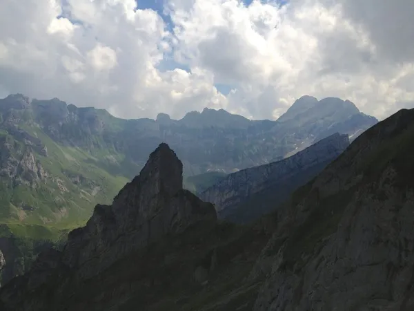 Imposanter Steckenberg, hinten Altmann