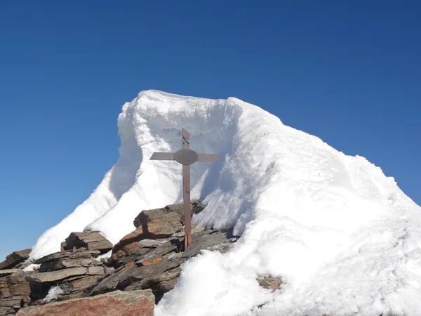 Das Gipfelkreuz auf dem Liskamm Ostgipfel