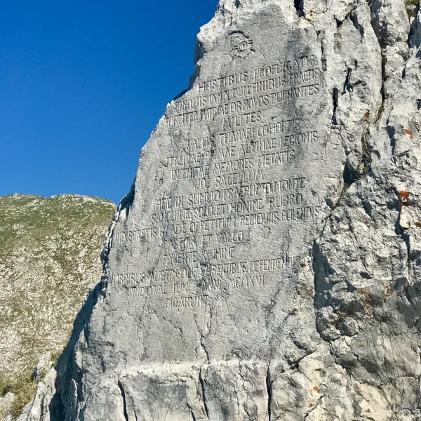 Gedenktafel an der Batognica