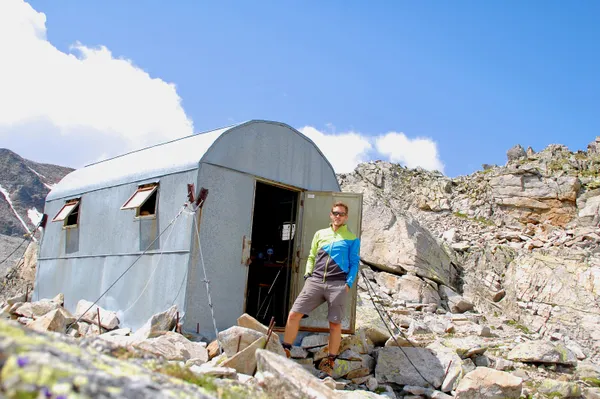 Das Bivacco Antigine, erbaut 1984