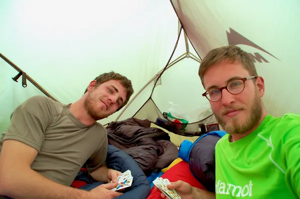 Zeit vertreiben mit Kartenspiel