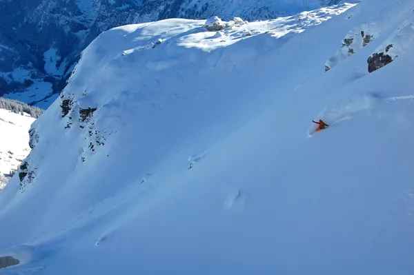 Niki legt die First Line in der Bischofabfahrt