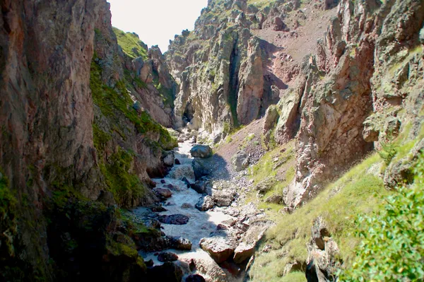 Schlucht unterhalb des Base Camp