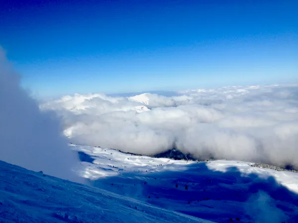 Nebelschwaden überall – dazwischen die schöne Bergwelt