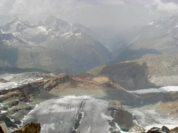 In der Bahn vom Trockenen Steg zum Klein Matterhorn