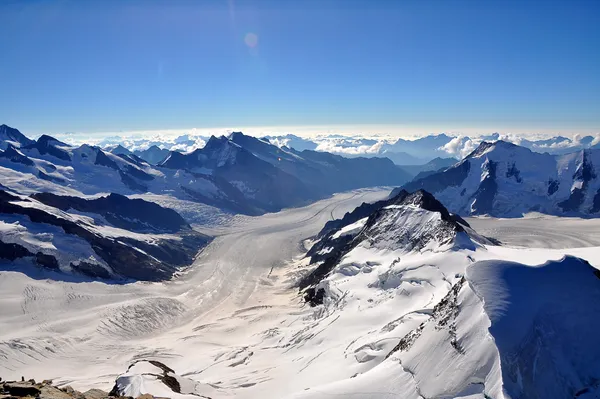 Tiefblick von der Jungfrau auf den Aletschgletscher