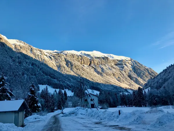 Erste Sonnenstrahlen in St. Jakob