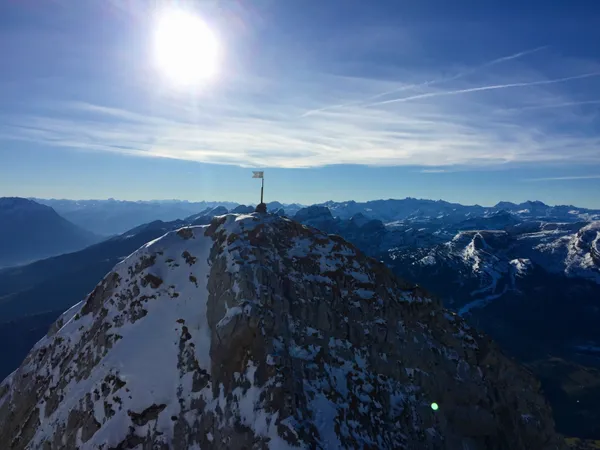 Blick vom Gipfel zum Vorgipfel des Wildhuser Schafbergs.
