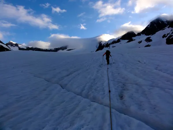 Eine halbe Stunde später ist das Oberaarhorn schon dick eingepackt