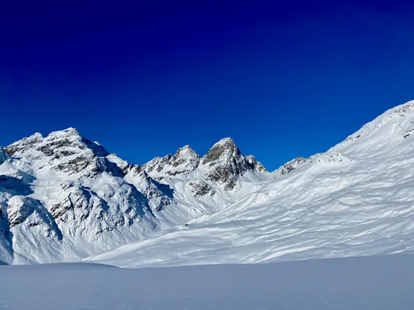 Blick ins hintere Val Tuoi mit dem Piz Buin Grond