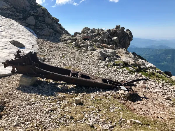 Überbleibsel der italienischen Artillerie zwischen Krn und Batognica