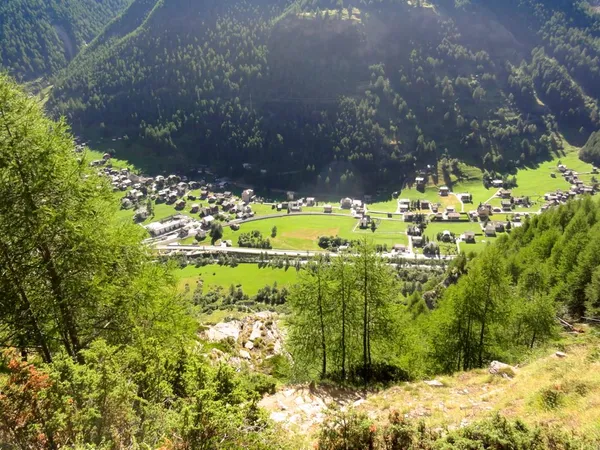 Blick vom Zustieg zur Weisshornhütte nach Randa