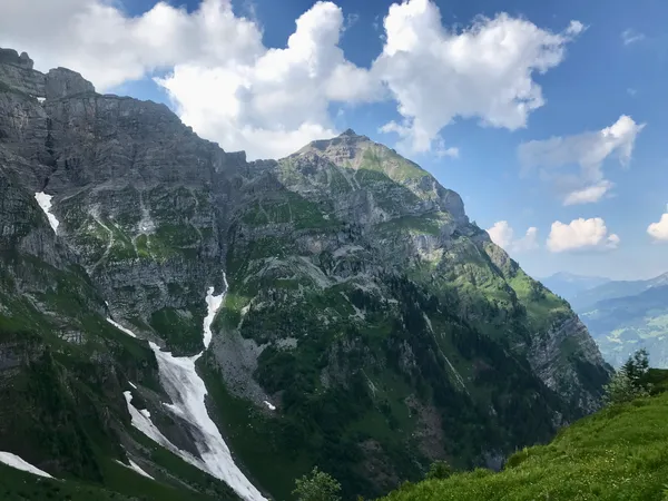 Blick hinüber zum Vorderglärnisch