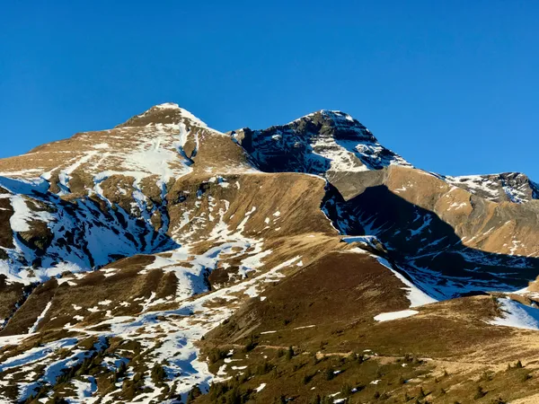 Blick zurück zum Gemschberg und Schwarzhorn