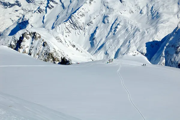 Tiefblick zur Einfahrt in den Staldenfirn