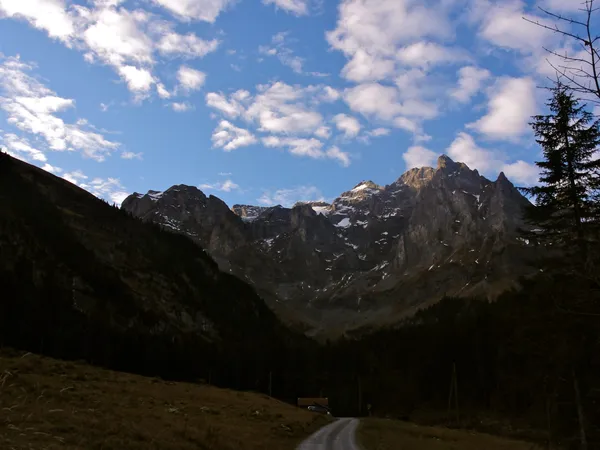 Der Engelberger Rotstock erhält die ersten Sonnenstrahlen