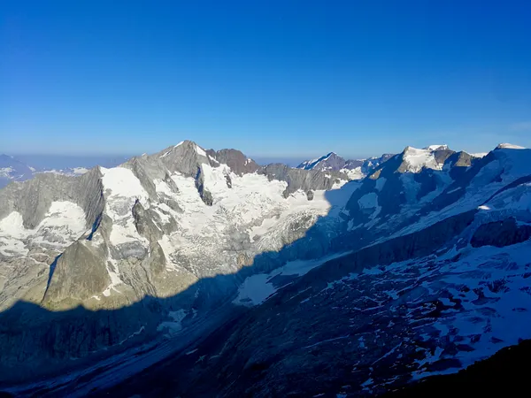 Blick hinüber zum Schinhorn (Foto: Ricky)