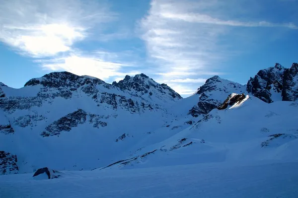 Blick zurück zur Wildseeluggen, Der Twärchamm erhält gerade noch die letzten Sonnenstrahlen