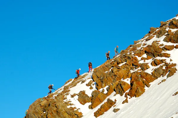 Seilschaften am Grat