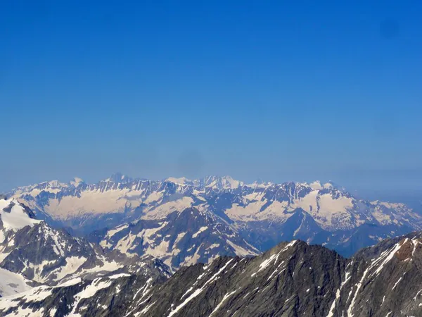 Blick über die Urner Alpen ins Berner Oberland