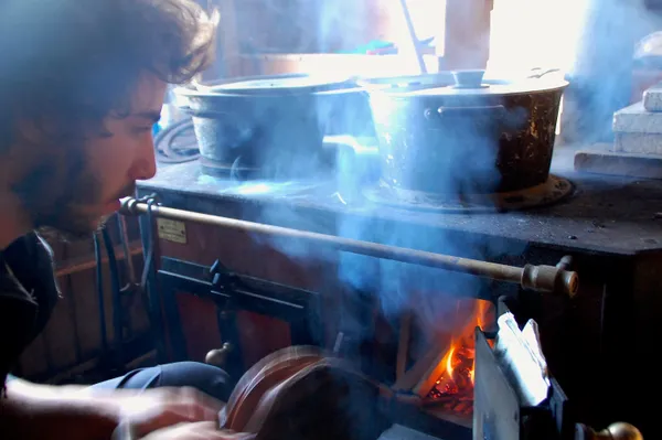 Einfeuern in der Berglihütte