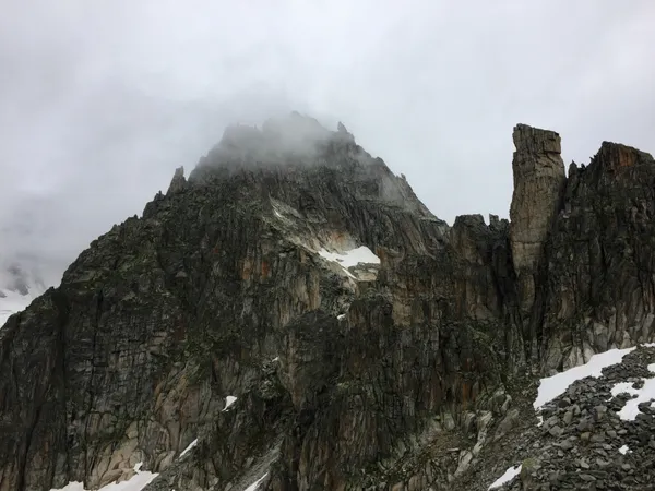Ein Blick hinüber zum Gross Bielenhorn und zum Grossen Kamel